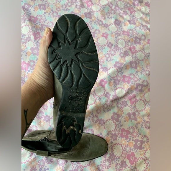 BORN riven western embroidered grey booties size 8.5 (40) - Picture 8 of 12